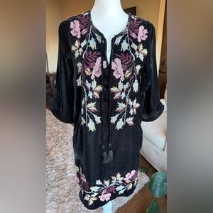 Tolani XS Shisha Sable Black Mini Tunic Dress, 3/4 Sleeve With Floral Embroidery